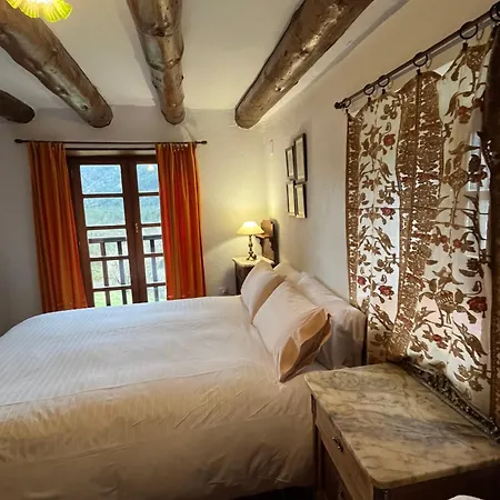 Casas De Zapatierno * Espierba