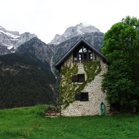 Casas De Zapatierno * Espierba