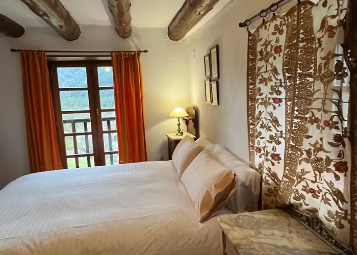 Casas De Zapatierno * Espierba