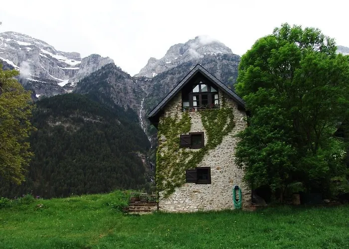 Casas De Zapatierno * Espierba