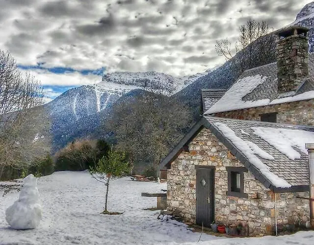Casas De Zapatierno * Espierba